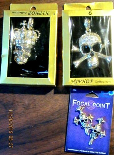 LOT OF 3 LARGE SKULL METAL PENDANT COLLECTION HIP HOP FOCAL POINT BRAND NEW!!! - Afbeelding 1 van 4