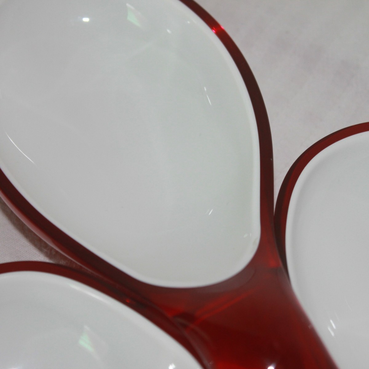 Guzzini - vintage - acrylic interlocking red serving bowls