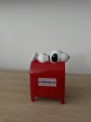 Vintage Peanuts Snoopy ''Mailbox'' US Mail - Everwin Ceramic Coin Bank