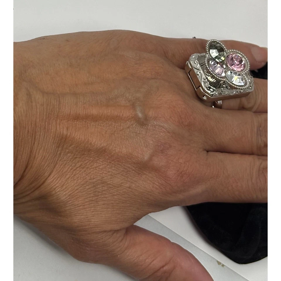 Jill Stuart Diamond Dew Lip Color – Pink Ring Keychain Compact – Rare & Collecti - image 3 of 4