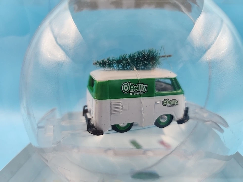 M2 F154 O'REILLY AUTO PARTS EXCLUSIVE ORNAMENT 1960 VW Kombi Bus RARE WHITE - Image 2 of 4