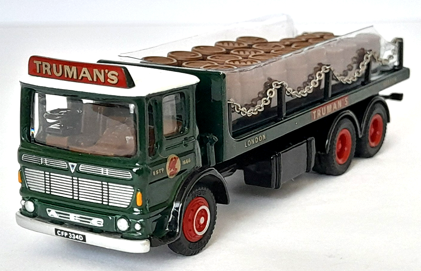EFE 21802 AEC Ergomatic Flatbed Lorry with Chains - Trumans Brewery - Scale 1:76