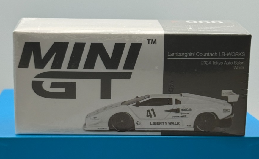 Mini GT Lamborghini Countach LB-WORKS 2024 Tokyo Auto Salon White