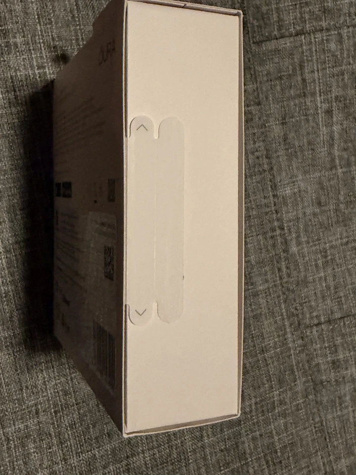 Oura Ring Gen 4 Silver Size 8 New in Box Sealed - Image 3 of 4