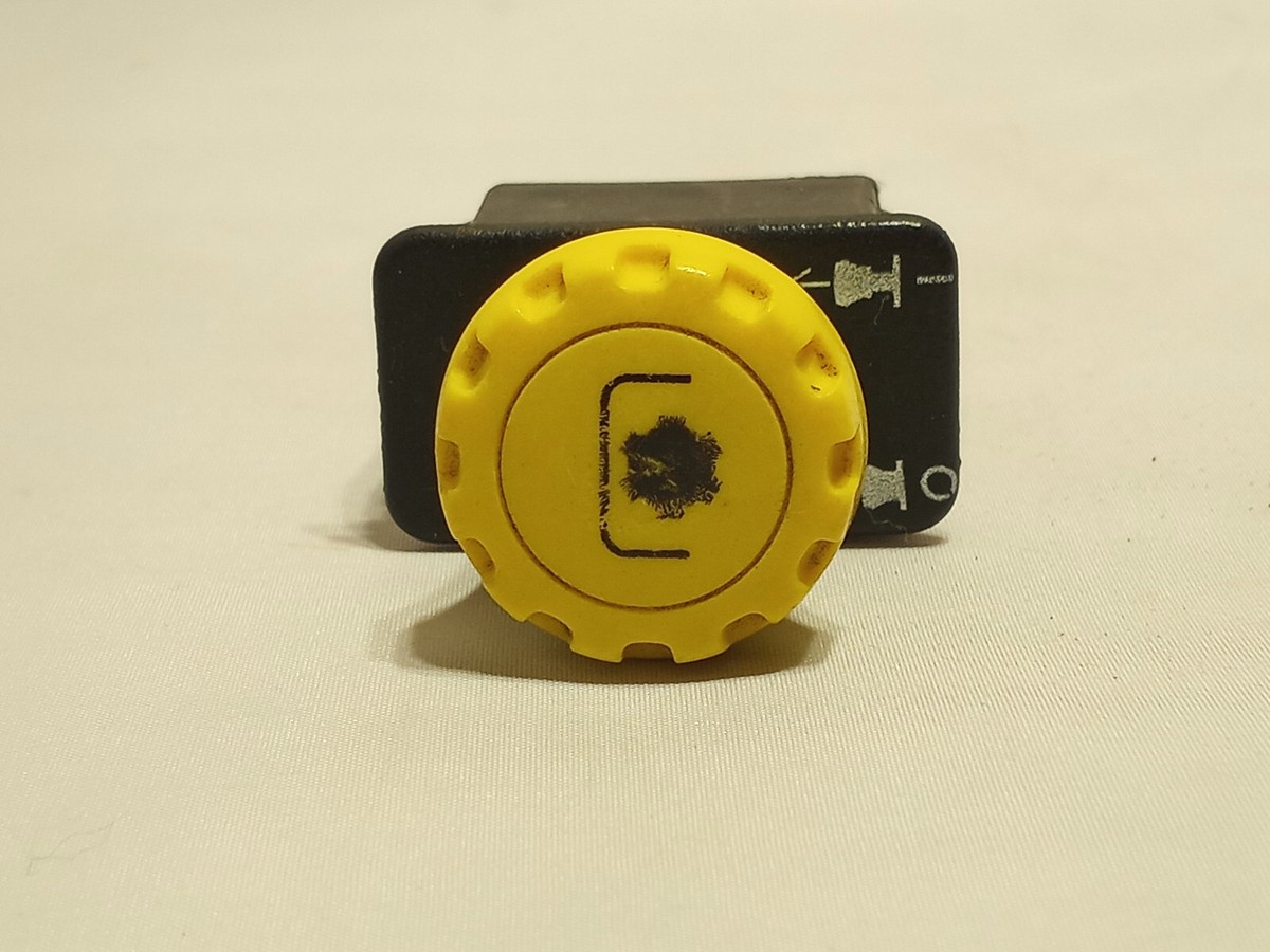 Interruptor De Toma De Fuerza Del Embrague De Cuchilla AM118802 K1211 62230 K1211 62231 For Jd Great Dane Tractors Lx173 Lx172 Lx176 Lx178 Lx186 Lx188