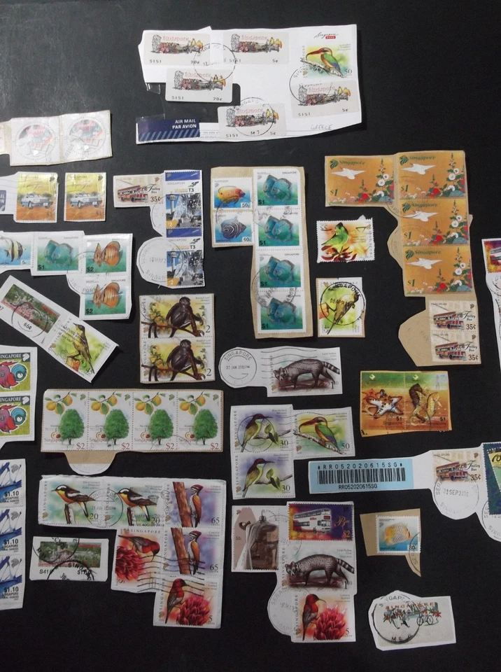 SINGAPORE 83 used stamps on paper from 2004-2009 !!! - Image 3 of 4