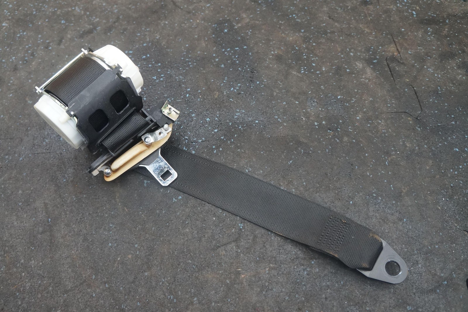 Rear Left Seat Belt Retractor Black 80578400 OEM Ferrari California 2010