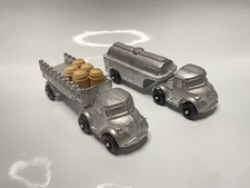 Vtg Barclay  1930s Farm Track Casoline Track Miniature Toy Car w/ Wood Barrels