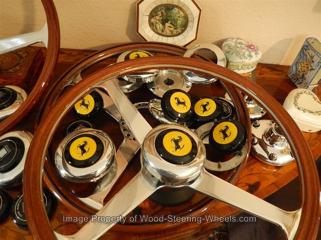 FERRARI 365 2+2  NARDI &C  Steering Wheel Wood  41 cm + Hub  Horn Button NOS