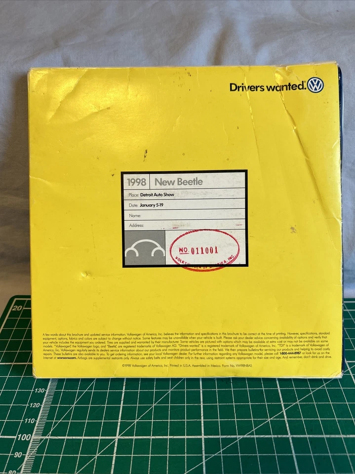 Micro Machines, Salón del Automóvil de Detroit, folleto promocional VW, Galoob, 1998 #011001 Foto 2 de 4