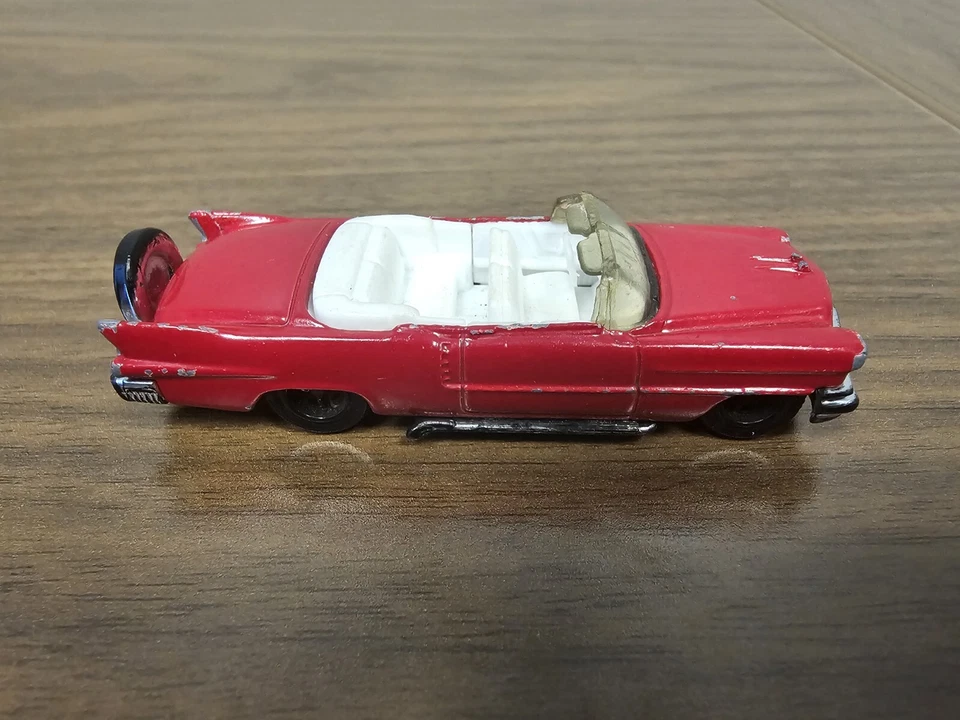 Matchbox 2000 Red 1956 Cadillac Eldorado, Made in Thailand - Image 3 of 4