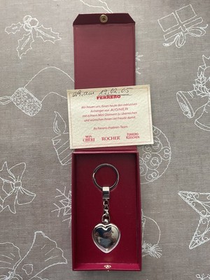 Schlüsselanhänger von Aigner, (Rarität) Herzform mit kleinem Diamant