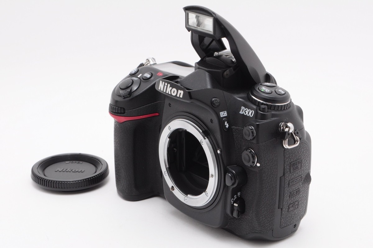 MINT In Box】Nikon D300/ AF-S DX VR 18-200mm G Lens Kit 30 MINT In Box】Nikon D300/ AF-S DX VR 18-200mm G Lens Kit 30