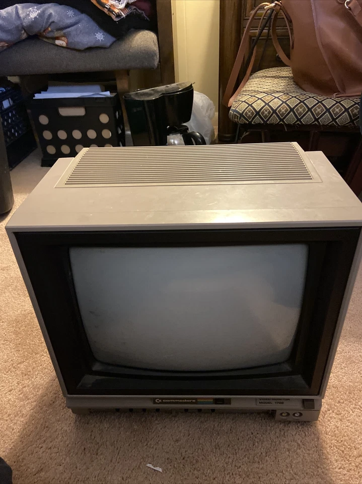 Commodore Video Monitor Model 1702 - Image 2 of 3