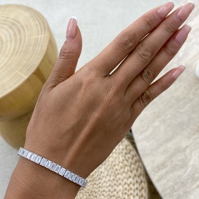 Tennisarmband 19,5 kt F/VS2 Smaragdschliff Lab Created Diamant Weißgold selten