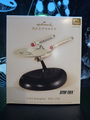 HALLMARK Keepsake 2006 Star Trek U.S.S. ENTERPRISE NCC-1701 Christmas Ornament