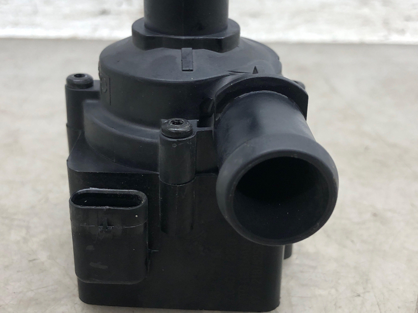 2016-2020 BENTLEY BENTATGA OEM ELECTRIC AUXILIARY COOLANT WATER PUMP 06H121601N