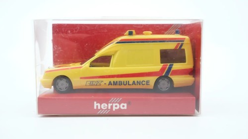 Amulancia Binz Herpa H0 045513 MB W 210 | Condition: Gebraucht