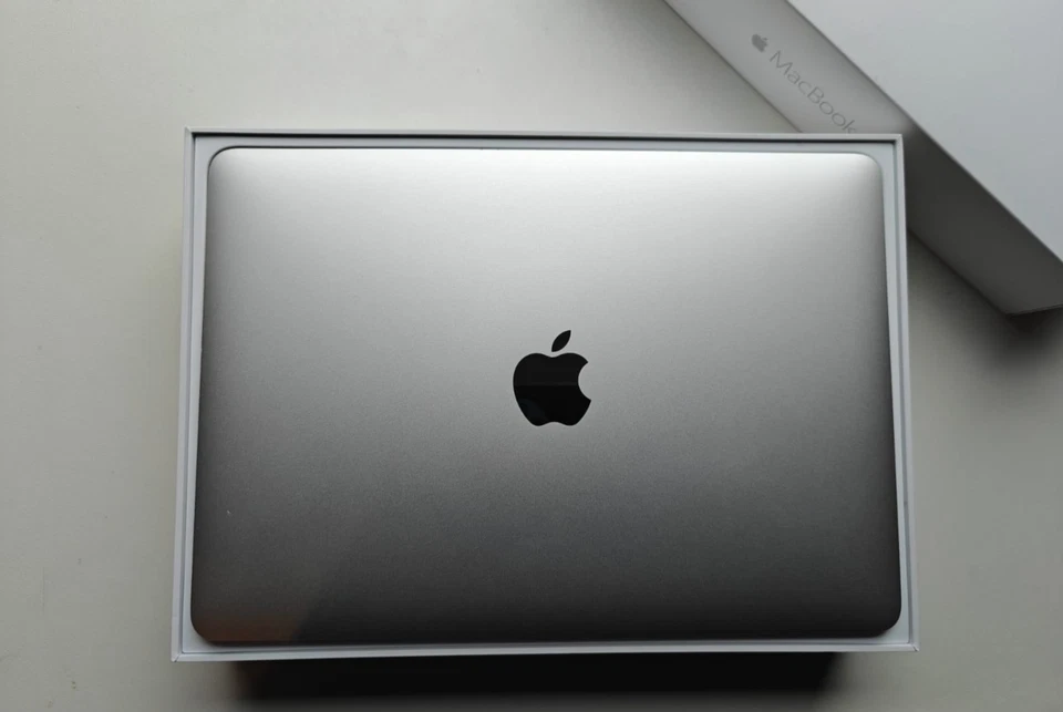 Apple MacBook 12 inch Laptop - A1534 - Image 4 of 4