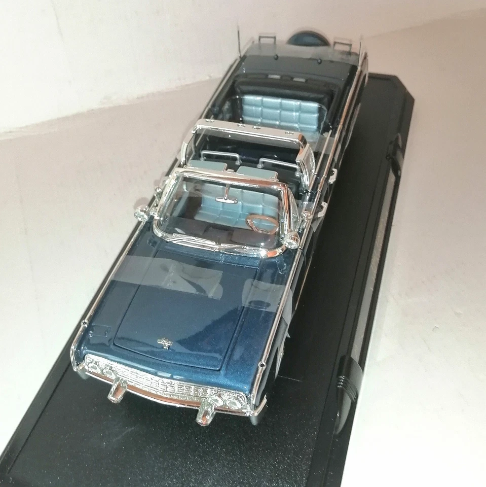 LINCOLN X-100 KENNEDY CAR 1961 ROAD LEGENDS SCALA 1/24 REF.24048 - Immagine 3 di 4