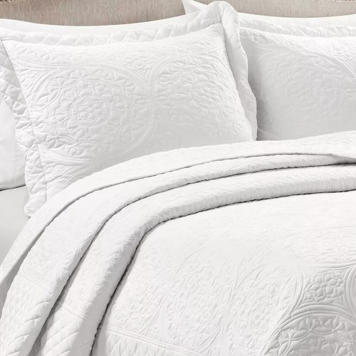 New Lush Decor White Queen Size Medallion Oversized Bedspread Embroidered - Picture 2 of 3
