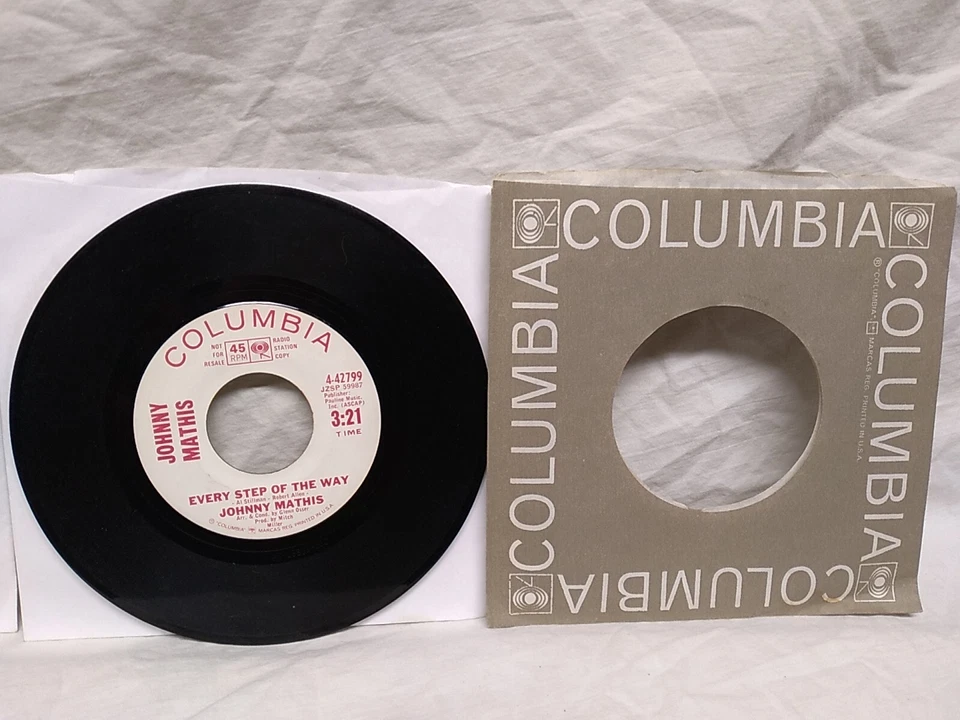Kui Lee / Johnny Mathis 45 RPM Promo Columbia record lot of 2 1963, 1966 - Image 4 of 4