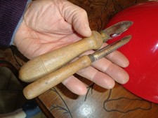 Ancien Ouvre Boite Sardine Décapsuleur L.X & Epluche Légume Econome : Années 30