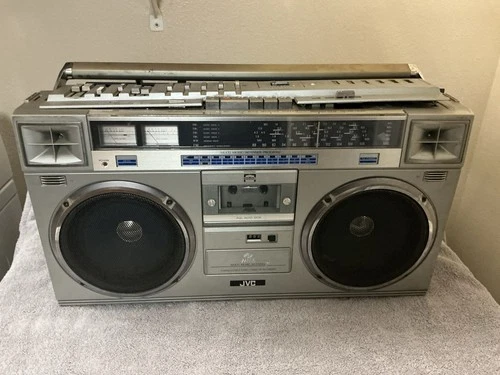 JVC RC-M70 Multi Music Scanner 6-Band Stereo Boombox Cassette Recorder Silver