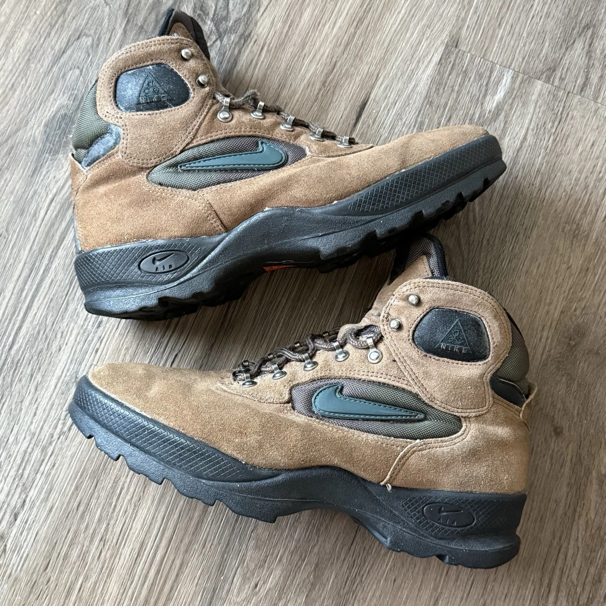 Vintage Nike Hiking Boots In Men display picture 3