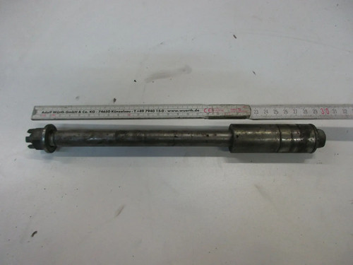 O2. Honda CB 400 N_T Steckachse hinten Achse Hinterrad Felge axle wheel