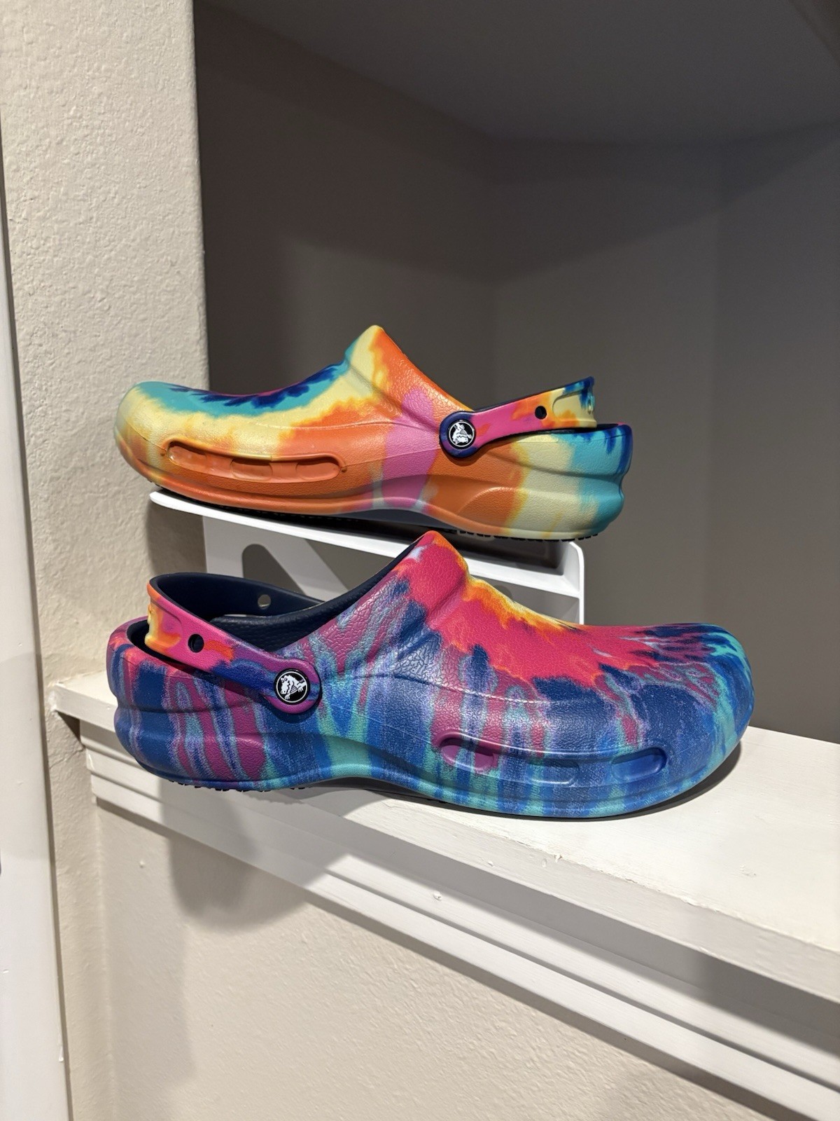 Crocs Tie Dye Unisex Bistro Rainbow Clogs Slip Resistant Mens 11/Womens 13