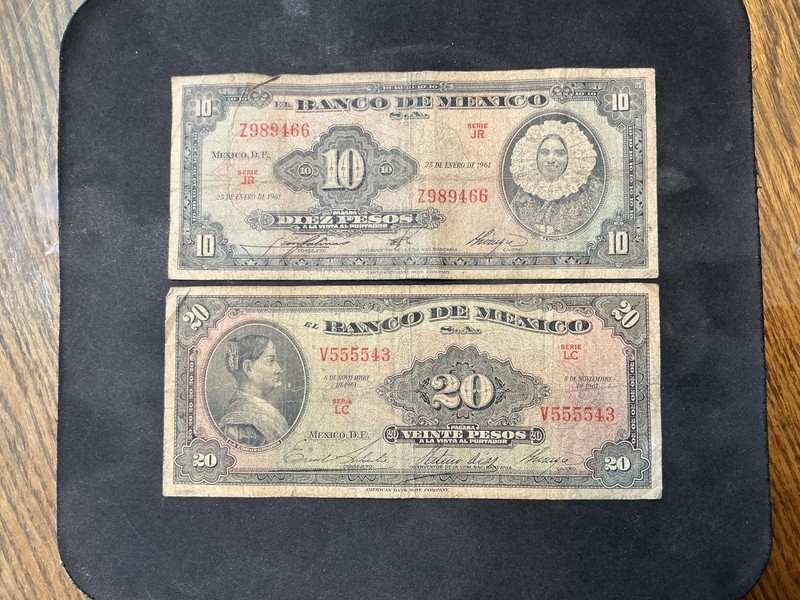 Mexico 1961 10/20 Pesos 2 Banknote Lot.  N4211