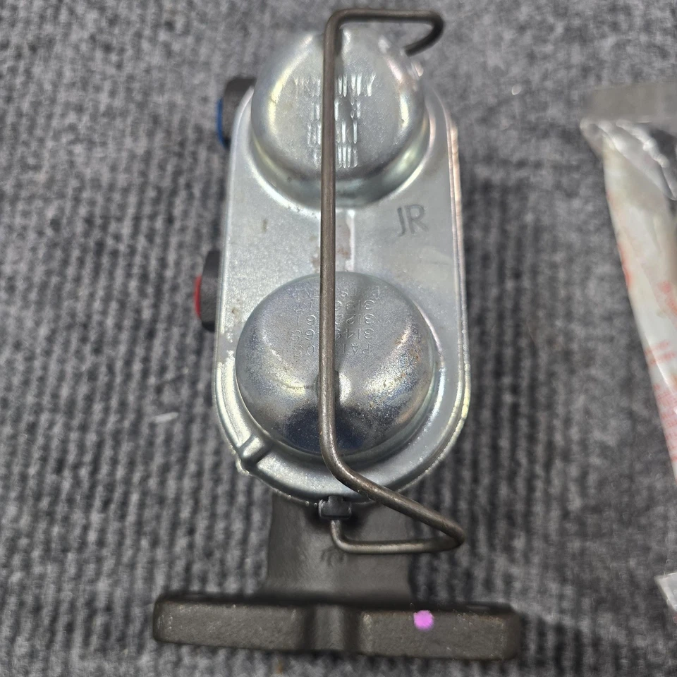 Cilindro maestro de freno Dart Demon 1973-75 Dodge Plymouth carrocería A tambor eléctrico Foto 2 de 4