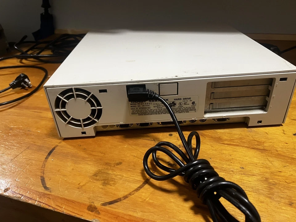 Disco duro Tandy 4825SX 486 arranca a la bios SIN DISCO DURO NI MONITOR Foto 4 de 4