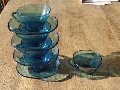 Lot 4 tasses café verre bleu carrées Vintage +1 sans sous tasse en plus 50/60/70 - Photo 1/4
