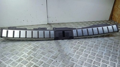 Trunk sill cover protection