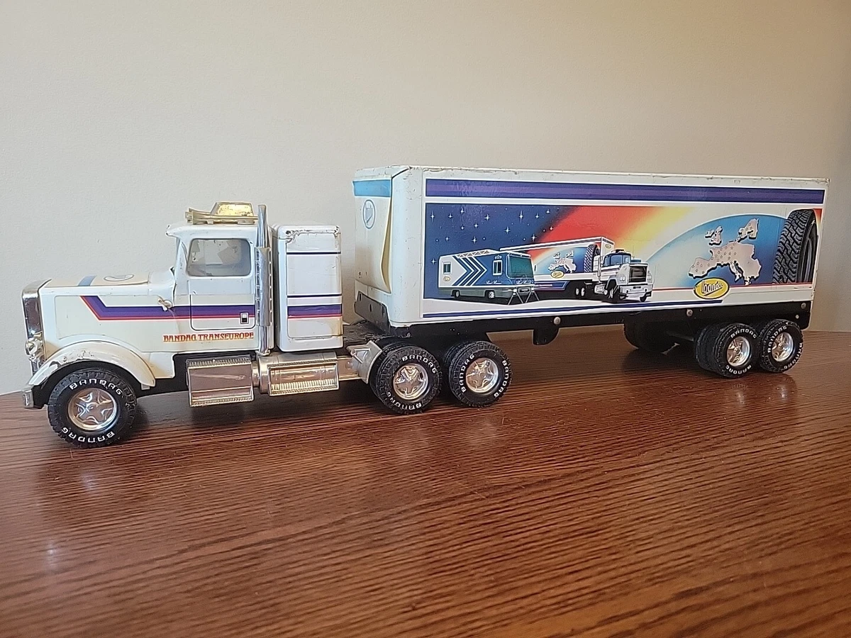 25+ 1970 Vehicle Year Vintage Manufacture Diecast Tractor Trailers