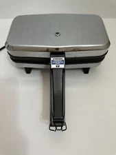 Vitantonio French Sandwich Chef Non-Stick Clam Shell Press Model 650-NS Vintage