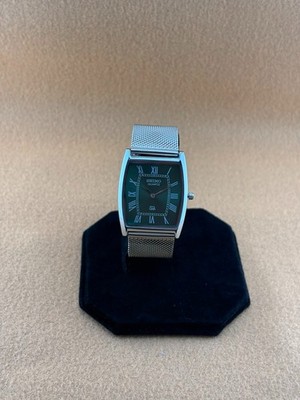 GREEN DIAL Vintage Seiko Slim Quartz Men s barrel Wristwatch