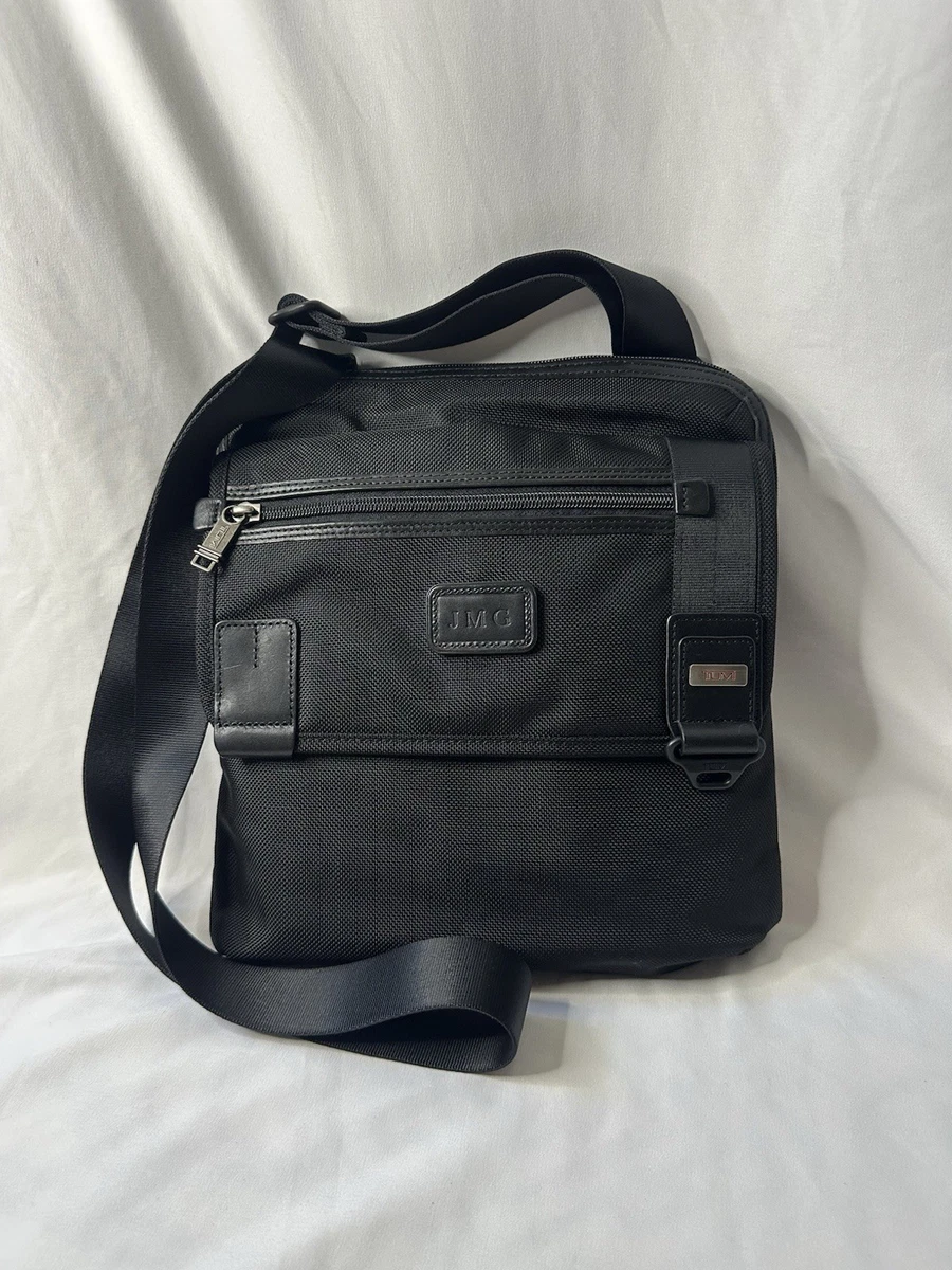 美品 TUMI VERTICAL MESSENGER レザーショルダーバッグ Tumi Messenger/Shoulder Bags for Men for sale | eBay