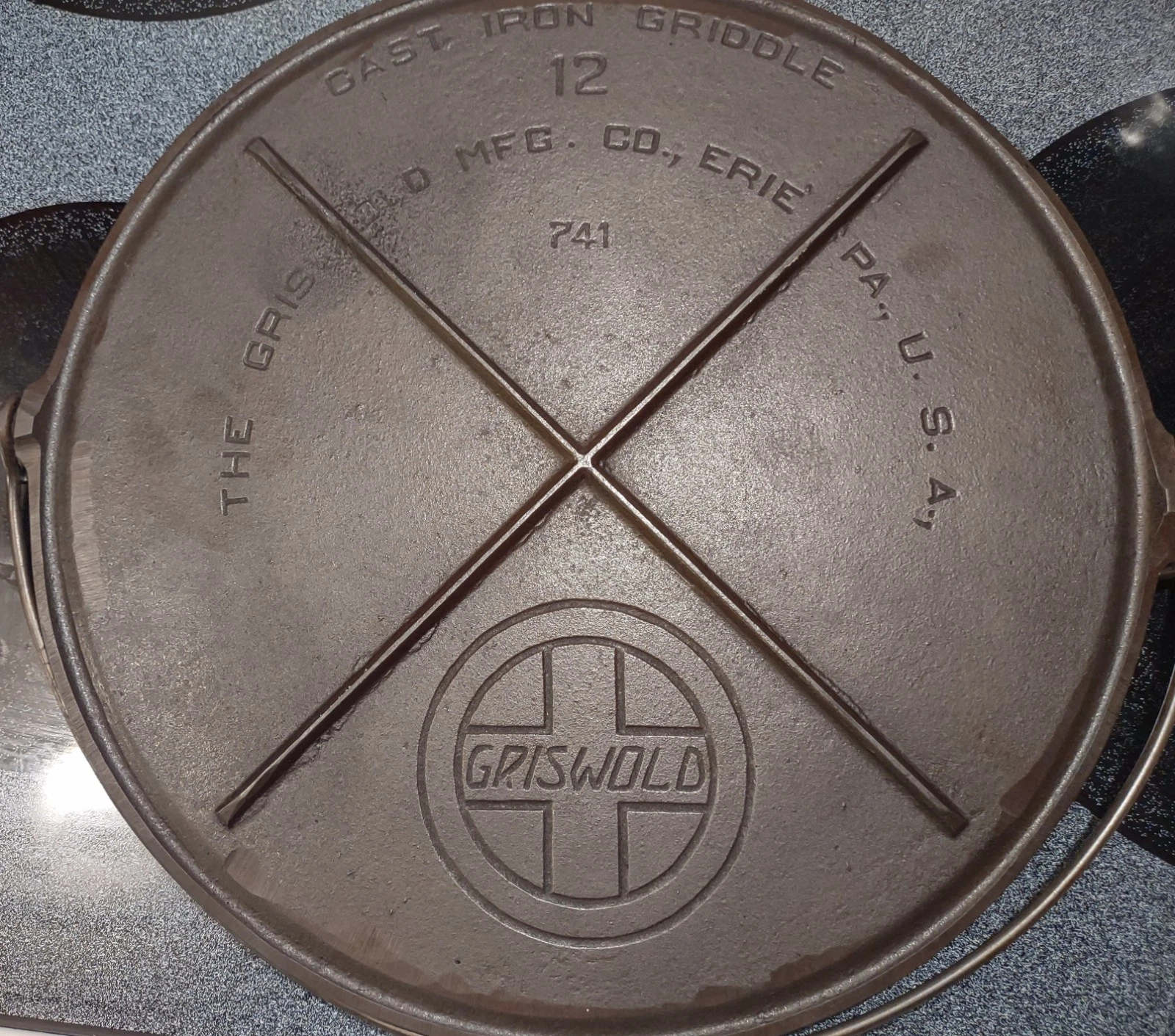 Griswold 741 #12 slant logo antique bail griddle cast iron