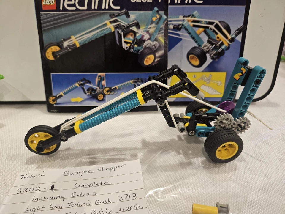 LEGO Technic 8202 Blast Off Chopper with Bungee Cord Power!, photo 3 of 5