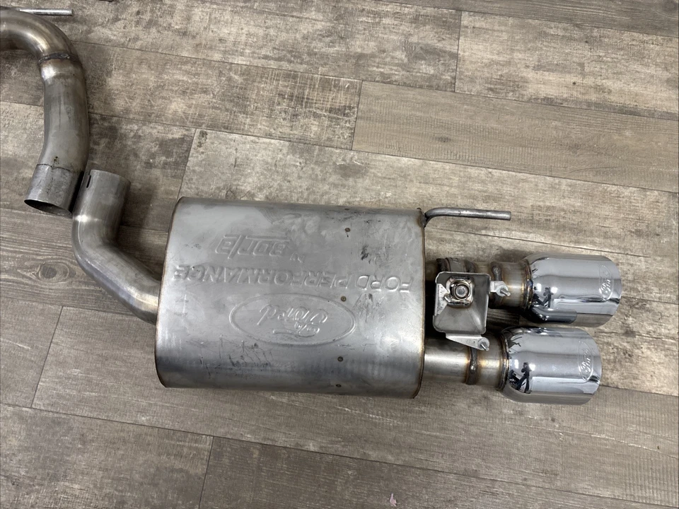 Ford M-5200-M5SC 2015-2017 Mustang GT 5,0 L Sport Cat escape trasero puntas cuádruples Foto 2 de 4