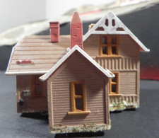 N Scale HOUSE BUNGALOW