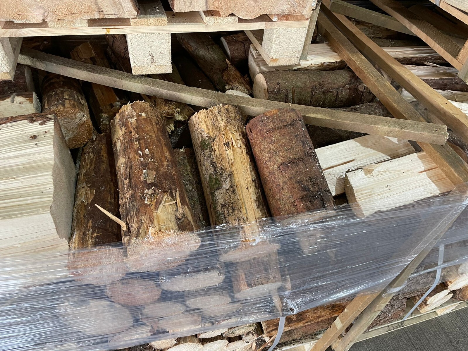 Neandertaler Feuer Brennholz 2 Raummeter - Kammergetrocknetes Buchenholz Für Kamin & Grill