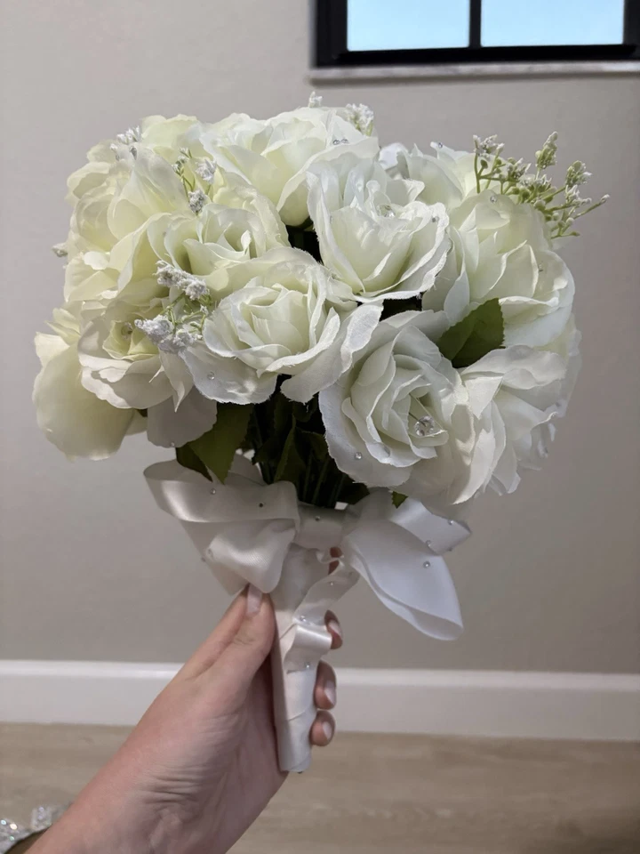 婚礼新娘花束白色丝绸花朵玫瑰新娘婚姻 — 第 3/4 张图片