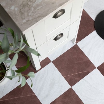 Floor Pops Bonneville Oxblood 30,48 cm x 30,48 cm selbstklebende Vinylbodenfliesen
