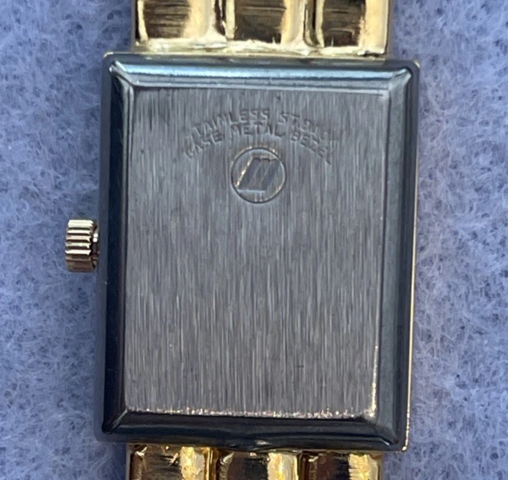 Reloj Damas KJL Kenneth J Lane Estrás 3 Triple Hilo Tono Dorado Foto 3 de 4