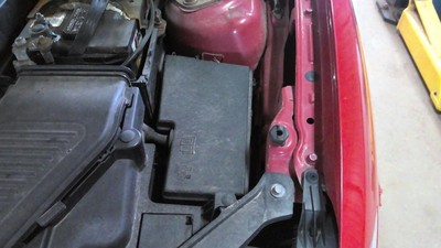Fuse Box Engine Fits 04-09 MAZDA 3 303196