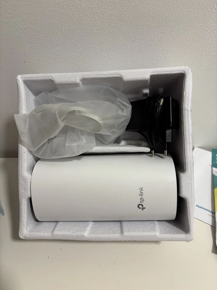 TP-LINK Deco E4 Whole-Home Mesh Wi-Fi System, AC1200 1 Pack - New Opened Box - Image 4 of 4